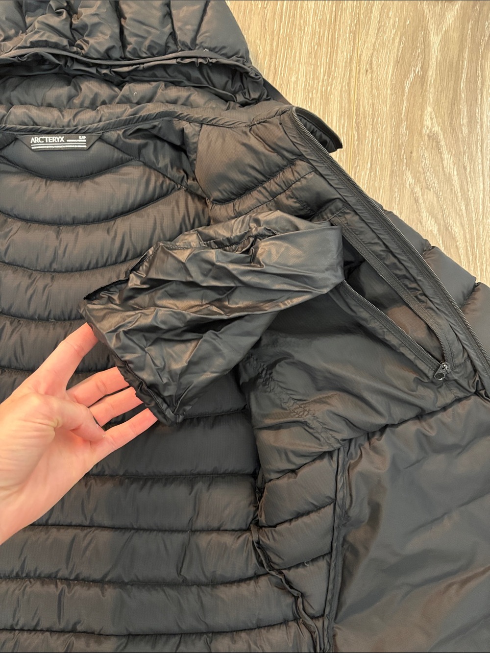 Arc'teryx Cerium LT Black Women's Hooded Down Puffer Jacket - Picture 4 of 7